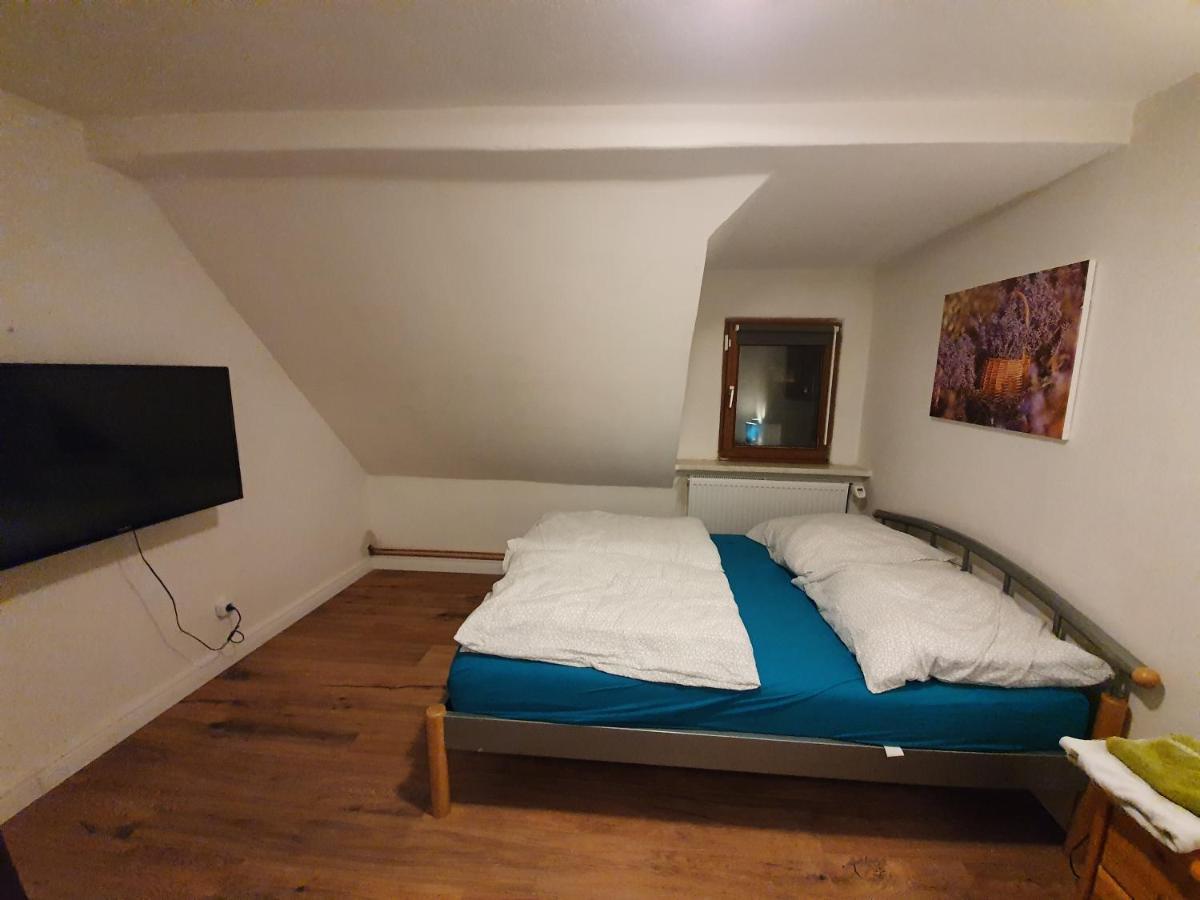 Dachgeschosswohnung In Neumuenster 2 Zimmer エクステリア 写真