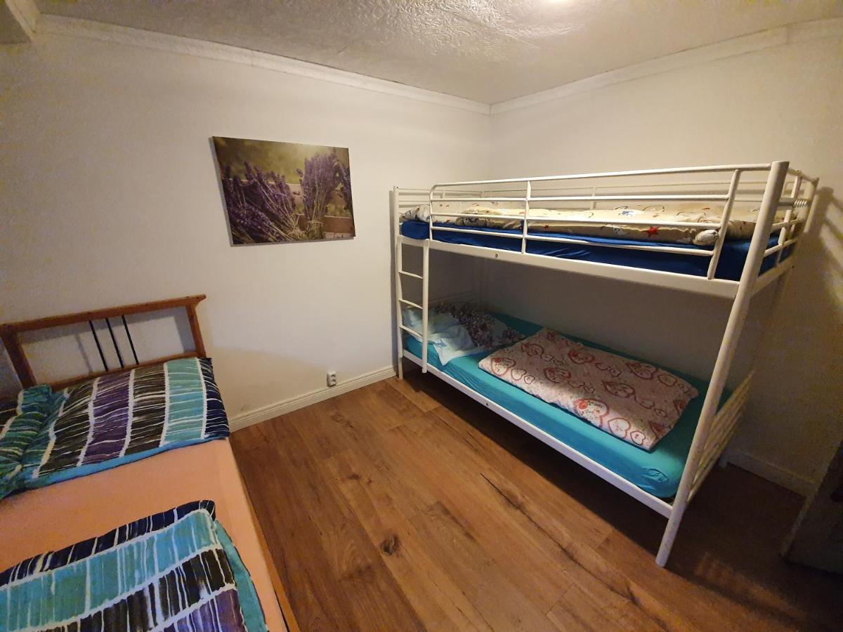 Dachgeschosswohnung In Neumuenster 2 Zimmer エクステリア 写真