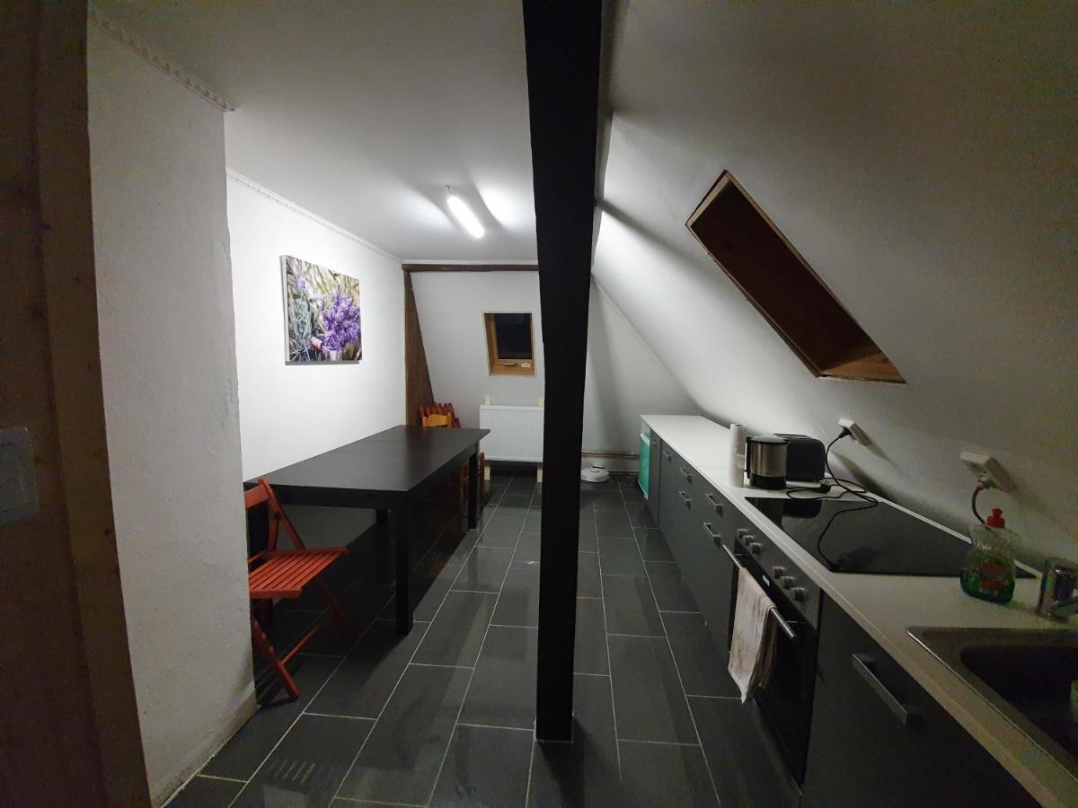 Dachgeschosswohnung In Neumuenster 2 Zimmer エクステリア 写真